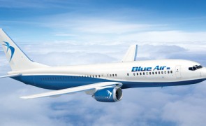 Blue Air suspendă, începând din 21 martie, zborurile regulate, până la ridicarea stării de urgenţă
