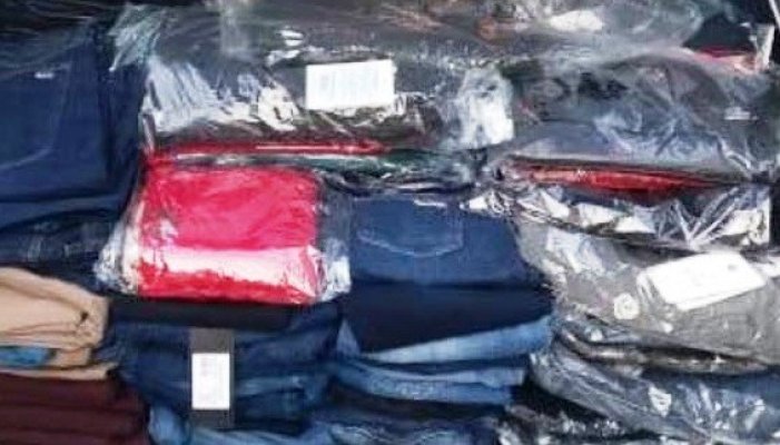 Marfă contrafăcută vândută în Constanța, confiscată de jandarmi