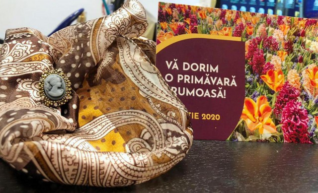 Flori și cadouri pentru Maria, văduva de război de 95 de ani