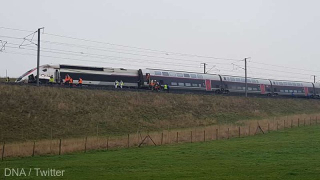 Franţa: 21 de răniţi, dintre care unul în stare gravă, după deraierea locomotivei unui TGV Strasbourg-Paris