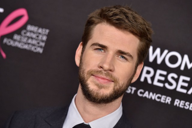 Liam Hemsworth a depăşit divorţul de Miley Cyrus cu ajutorul modelului Gabriella Brooks