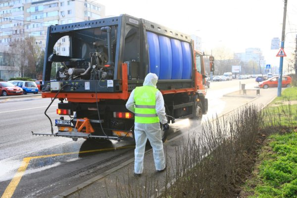 Polaris M Holding a dezinfectat străzile și trotuarele din Constanţa
