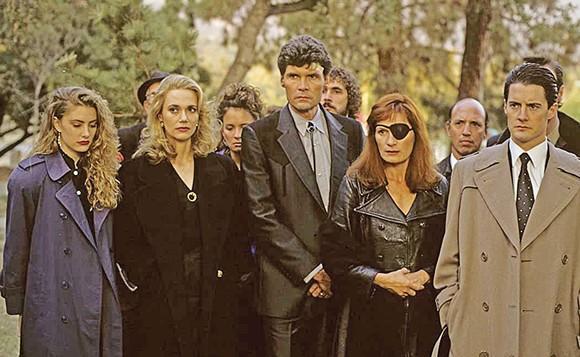 „Twin Peaks“ împlineşte 30 de ani. Serialul va fi serbat la Graceland, proprietatea lui Elvis Presley