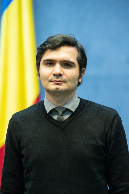 INTERVIU! Bogdan Anicescu, tânărul care traduce mesajele autorităților pentru persoanele cu deficiențe!