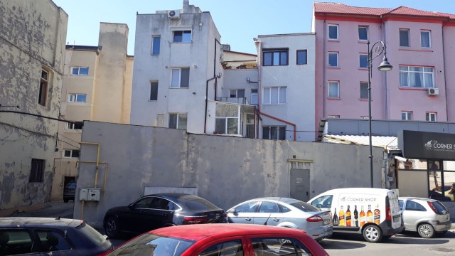 Afacerist din Constanţa, acuzat că şi-a însuşit un teren de pe bulevardul Tomis