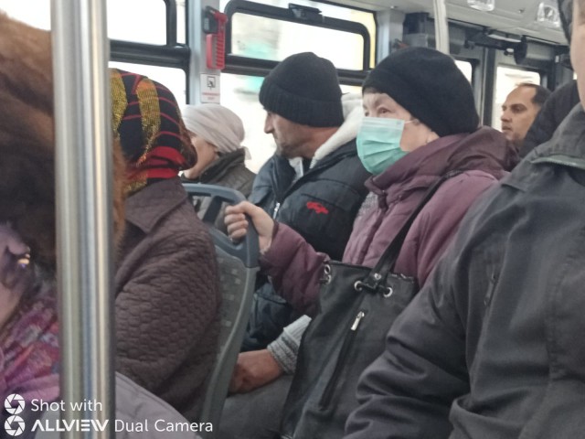 Un bărbat care s-a întors din Roma cu simptome de coronavirus, prins într-un autobuz