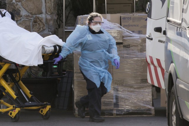 Coronavirus: Cazurile de îmbolnăvire din SUA le-ar fi depăşit ca număr pe cele din China