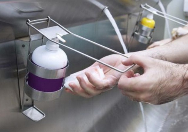 Medicii de familie vor primi echipamente de protecție și dezinfectanți