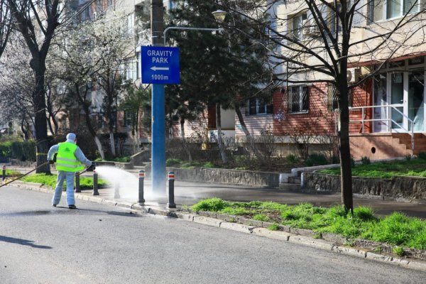 Primăria Constanța continuă dezinfectarea străzilor din municipiul
