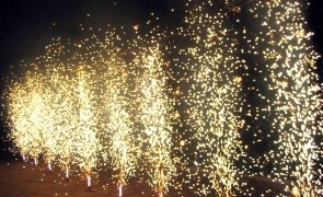O primărie cumpără focuri de artificii și organizează spectacole în plină epidemie