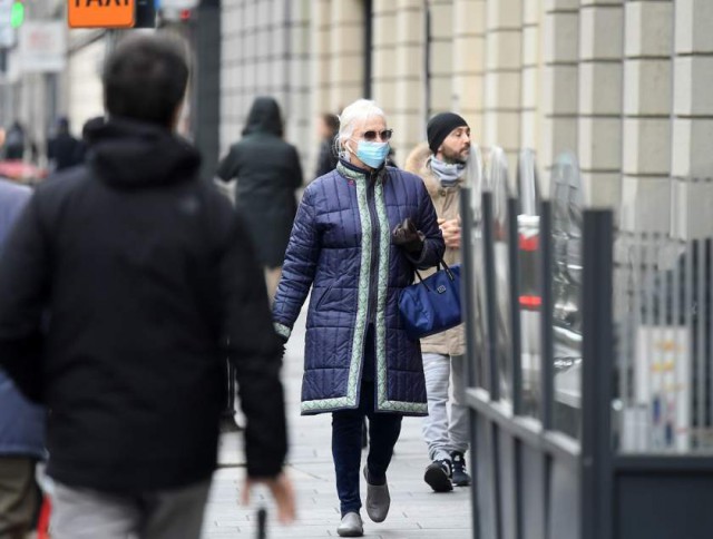 Coronavirus: Răspândirea COVID-19 se accelerează în Marea Britanie, unde persoanele fragile sunt îndemnate să rămână în casă