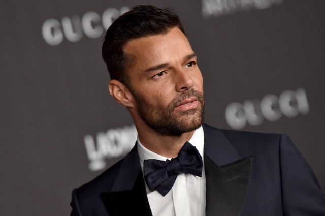 Ricky Martin îi numeşte „brute“ şi „ignoranţi“ pe cei care refuză să se izoleze împotriva COVID-19