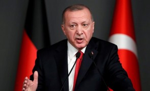 Erdogan: 'Turcia ar putea coopera cu Rusia pentru construcţia de avioane de luptă şi submarine'