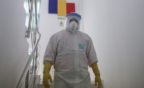 O fetiță de un an și două luni, fără alte afecțiuni, a murit de COVID-19
