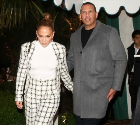 Jennifer Lopez și Alex Rodriguez, aniversare de logodnă în oraș. Iubirea, mai presus de carantină