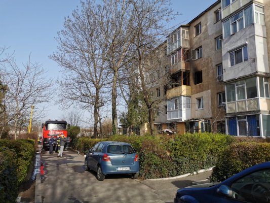 Incendiu într-un apartament din Constanţa. Locatarii, EVACUAŢI! VIDEO