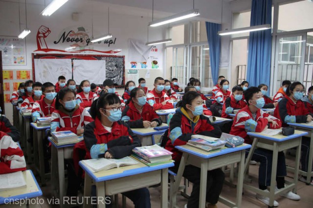 Coronavirus: Elevii din China sunt obligaţi să poarte măşti
