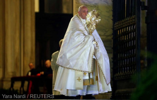 Papa și colaboratorii săi apropiaţi nu au coronavirus