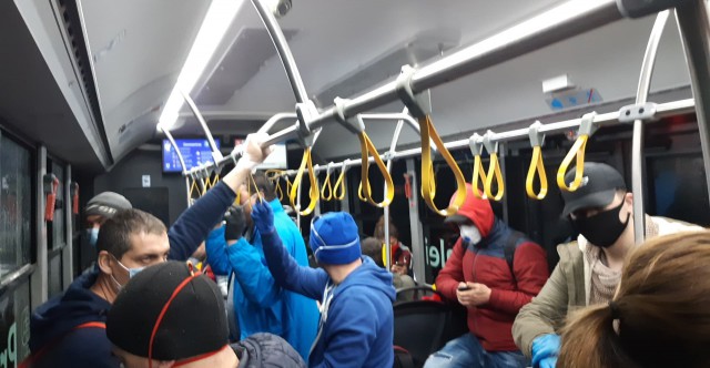 Autocar BURDUȘIT cu repatriați, în drum spre Techirghiol! VIDEO