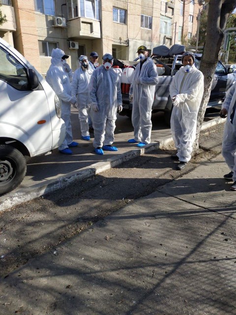 Acțiunea de dezinfecție a tuturor scărilor de bloc este în plină desfăşurare