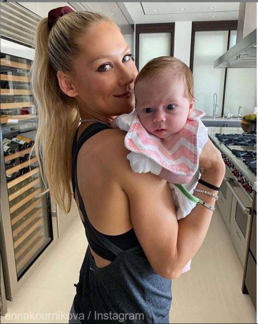 Anna Kournikova şi Enrique Iglesias au publicat pe Instagram noi fotografii cu fiica lor Masha
