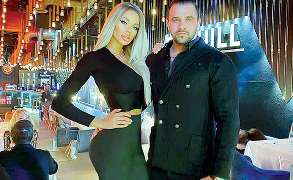 Bianca şi Alex Bodi renunţă la divorţ şi se izolează împreună