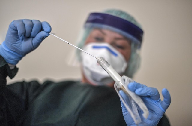 Coronavirus: Japonia aprobă un nou test PCR, pe bază de salivă, mai sigur pentru personalul medical