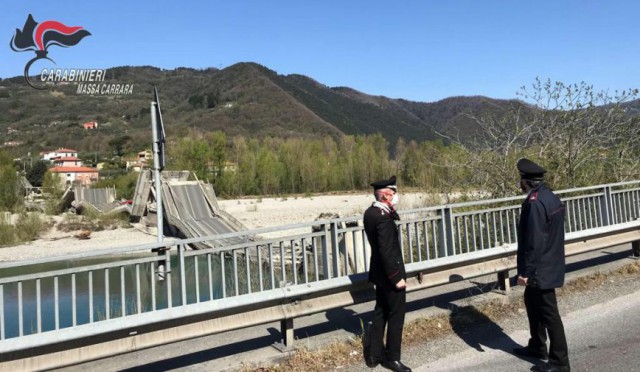 Italia: Un pod din regiunea Toscana s-a prăbuşit; doi şoferi au fost răniţi