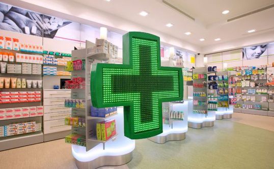 Un bărbat acuză o farmacie că i-a ruinat căsnicia: „Acum soția mea știe totul, iar două familii sunt pe punctul de a se destrăma”