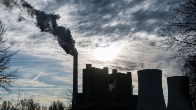 Studiu Harvard: Rata mortalității din cauza COVID-19 crește în zone cu o poluare ridicată a aerului