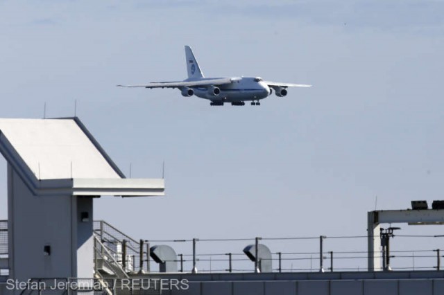 Coronavirus: Un avion cu ajutor umanitar din Rusia a aterizat la New York