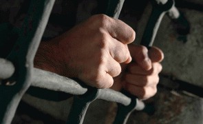 Bărbat ÎNCARCERAT după ce a condus FĂRĂ PERMIS