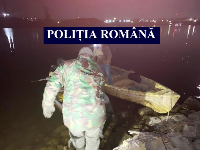 Prinși în FLAGRANT în timp ce pescuiau ILEGAL