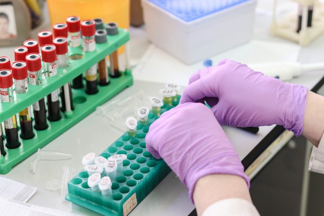 Coronavirus: Laboratoarele germane cresc capacitatea de testare la 700.000 săptămânal