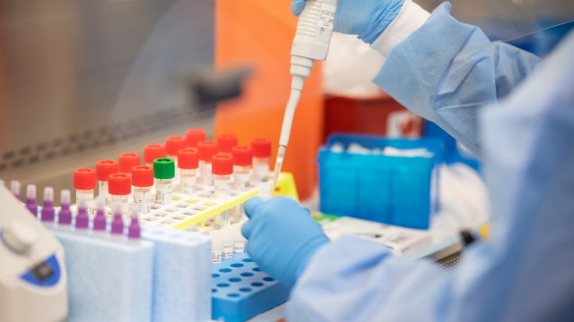 Un nou test de sânge ar putea depista peste 50 de tipuri de cancer