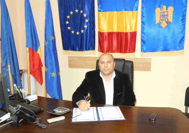 ELEVII din CUZA VODĂ NU vor REVENI în BĂNCI. Un profesor are coronavirus