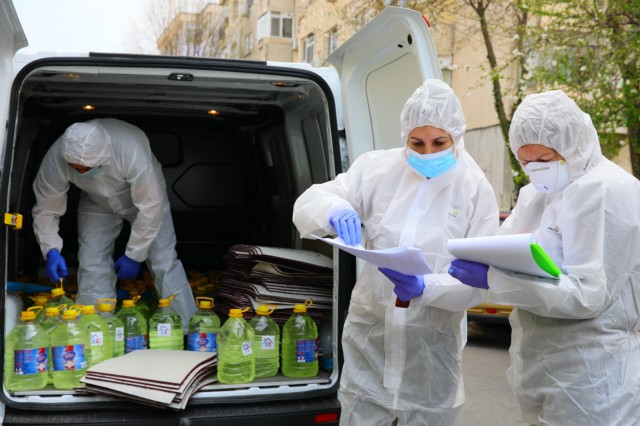 Primăria Constanța a început distribuirea dezinfectanților către toate blocurile din municipiu VIDEO