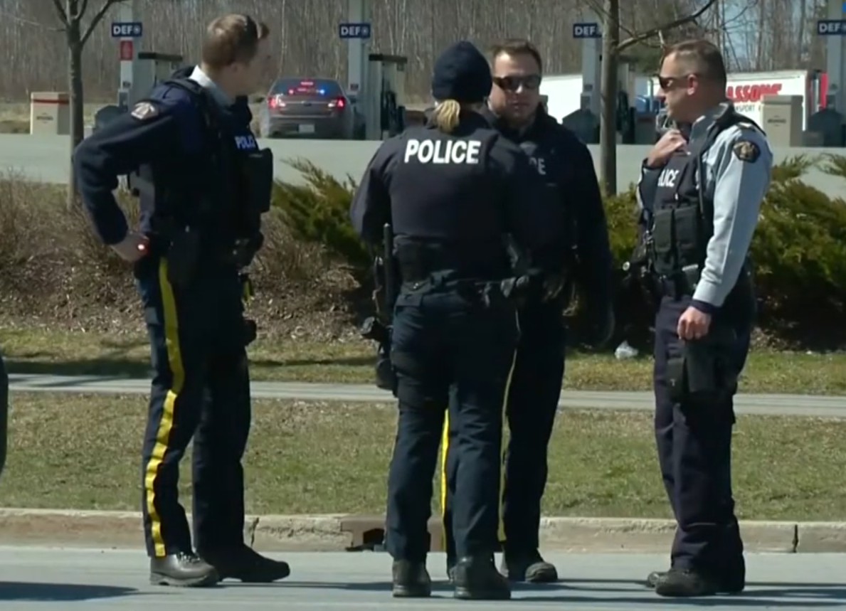 Canada: Bilanţul atacului armat de duminică urcă la 18 morţi