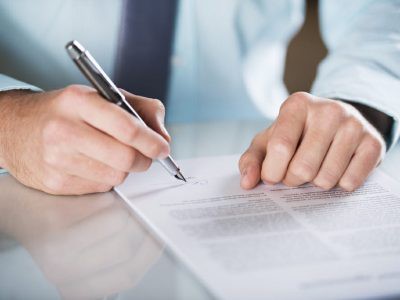 OUG: Mandatele membrilor Colegiului director al CNCD care urmează să expire pe 22 aprilie, prelungite