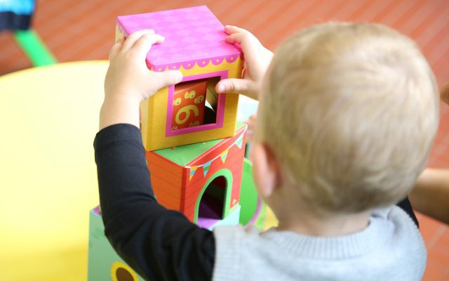 Anchetă într-o grădiniță! O educatoare este suspectată că ar fi agresat doi copii