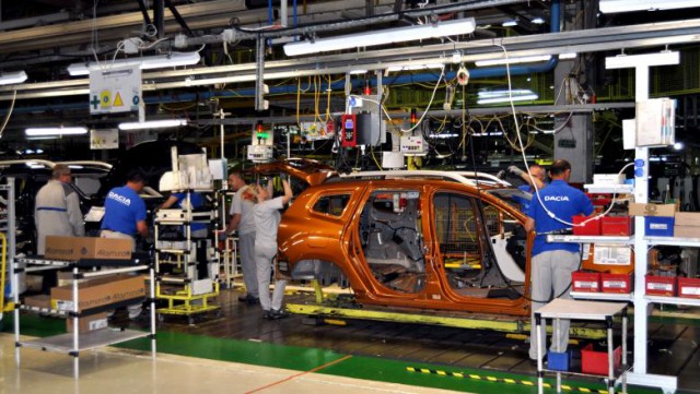 Ministrul Economiei: Uzinele Dacia şi Ford îşi vor relua activitatea din 4 mai