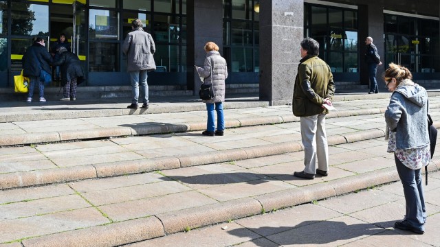 Tătaru: Este necesar să menţinem, mai mult că niciodată, restricţiile şi regulile de distanţare socială