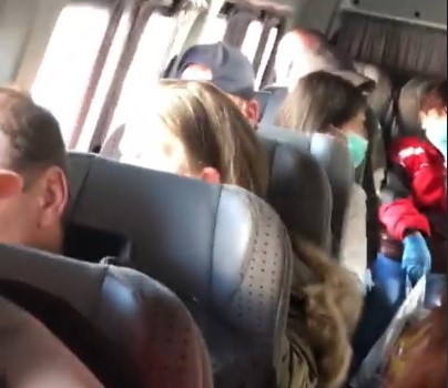 Șoferii de pe microbuze, SCANDAL cu călătorii în stația de la City! VIDEO