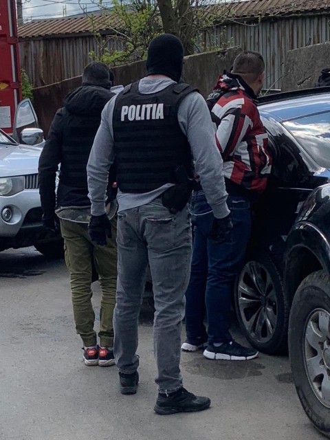 HEROINĂ adusă în țară, pe la Ostrov! VIDEO