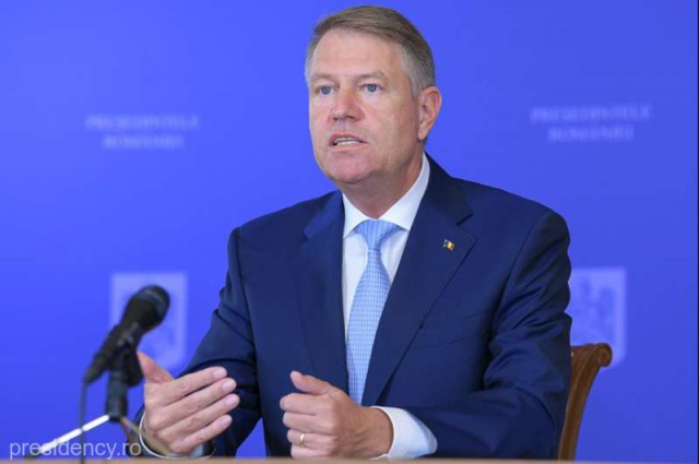 Iohannis: Mulţumesc românilor pentru că au respectat măsurile şi bisericilor pentru organizarea ceremoniilor fără expunerea românilor