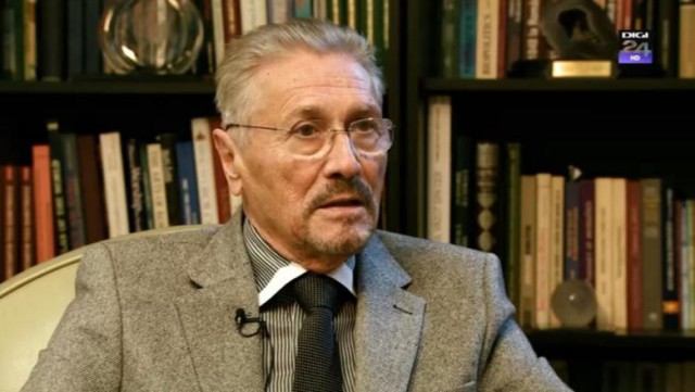 Fostul preşedinte Emil Constantinescu doreşte românilor linişte în suflet, pace în casă şi bucurie în gând