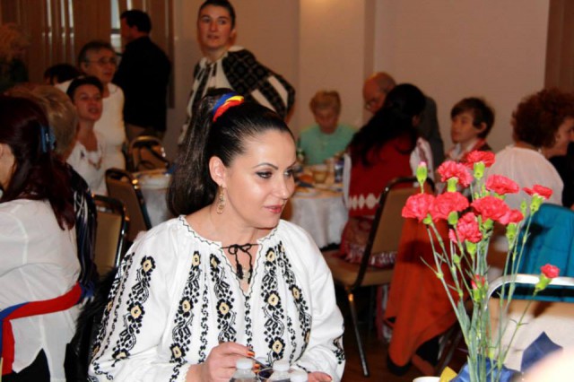 Fostul consul al României la Toronto, Antonella Marinescu, vrea să-şi deschidă cofetărie