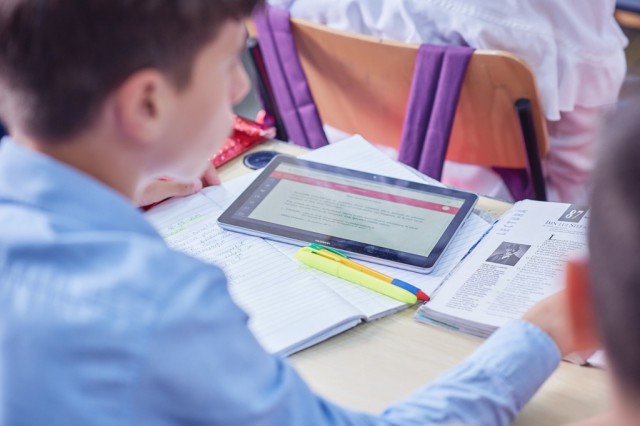 Profesorii care fac meditații cu elevii de la clasă, aspru sancționați. Care sunt pedepsele