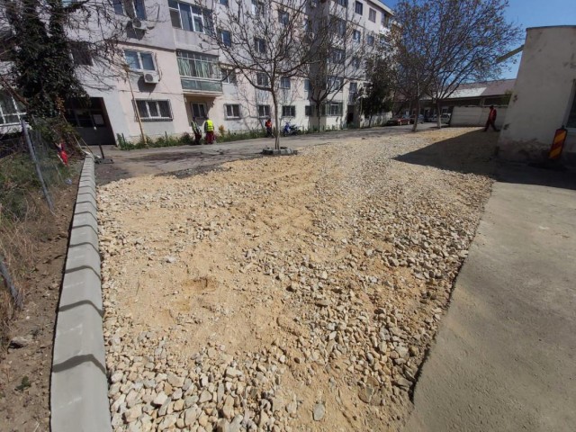 Continuă amenajarea parcărilor în Constanța
