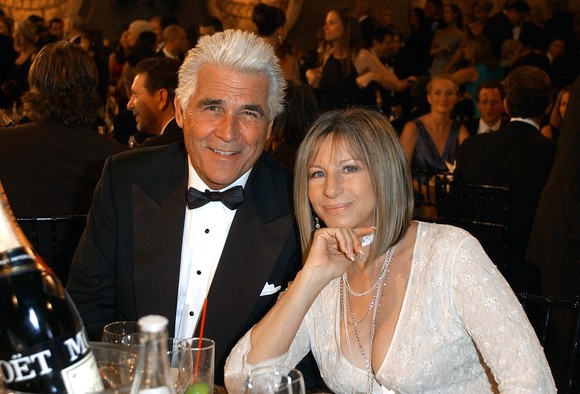 Barbra Streisand şi-a cunoscut adevărata dragoste la o întâlnire pe nevăzute. Cum au rezistat împreună 22 de ani